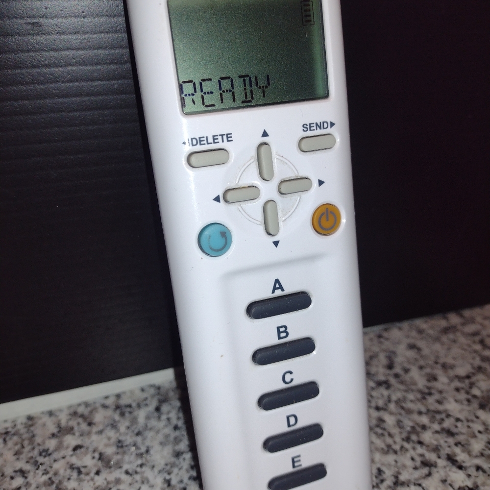 iClicker 2 - Student Remote For Multiple Choice (Classroom Response Control). - Picture 7 of 11